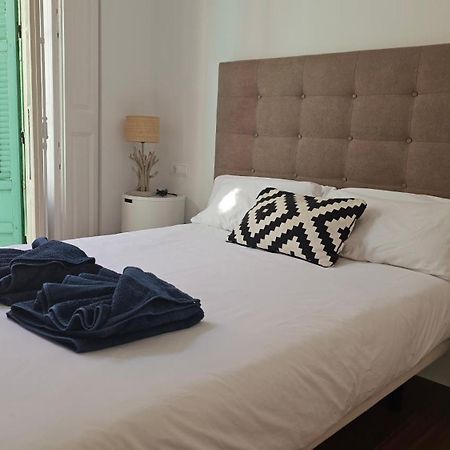 Chic Casa Cathedral At Calle Fresca 2-Bedroom Apartment In Malaga City Center Exteriér fotografie