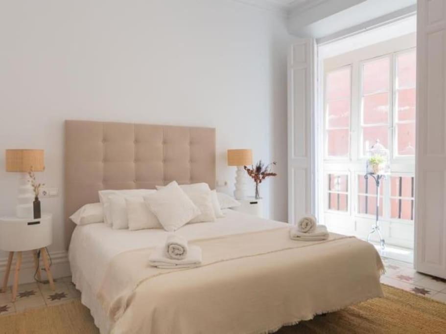 Chic Casa Cathedral At Calle Fresca 2-Bedroom Apartment In Malaga City Center Exteriér fotografie