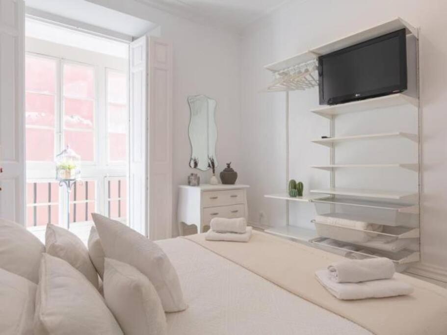Chic Casa Cathedral At Calle Fresca 2-Bedroom Apartment In Malaga City Center Exteriér fotografie