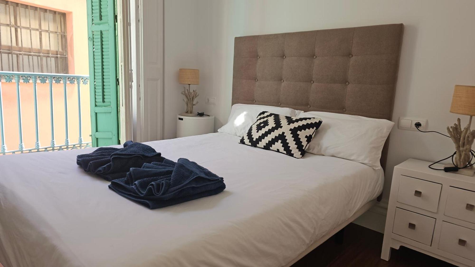Chic Casa Cathedral At Calle Fresca 2-Bedroom Apartment In Malaga City Center Exteriér fotografie